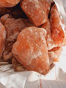Rotes naturbelassenes Steinsalz
