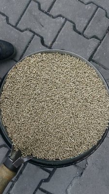 Kvíderovas BIO-Mischung Legehenne Granulat 10 kg CZ001
Please note that the translation provided may not be a perfect match as context is important in translations.