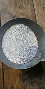 Krkonošské Kalkwerke Kunčice, AG. Kalkgrit VPC, abgepackt in 1kg-Packungen.